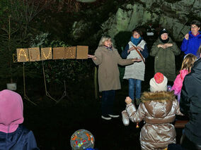 Waldadvent in der Fatima-Grotte (© Karl-Franz Thiede)
